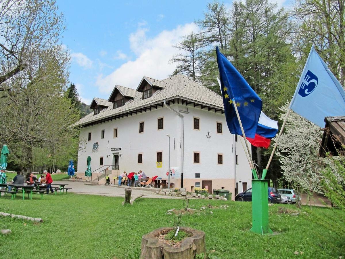 Dom Pristava Hotel Jesenice Exterior photo